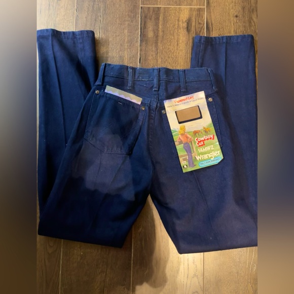 Vintage Women’s Wrangler Blue Jeans - Picture 5 of 9